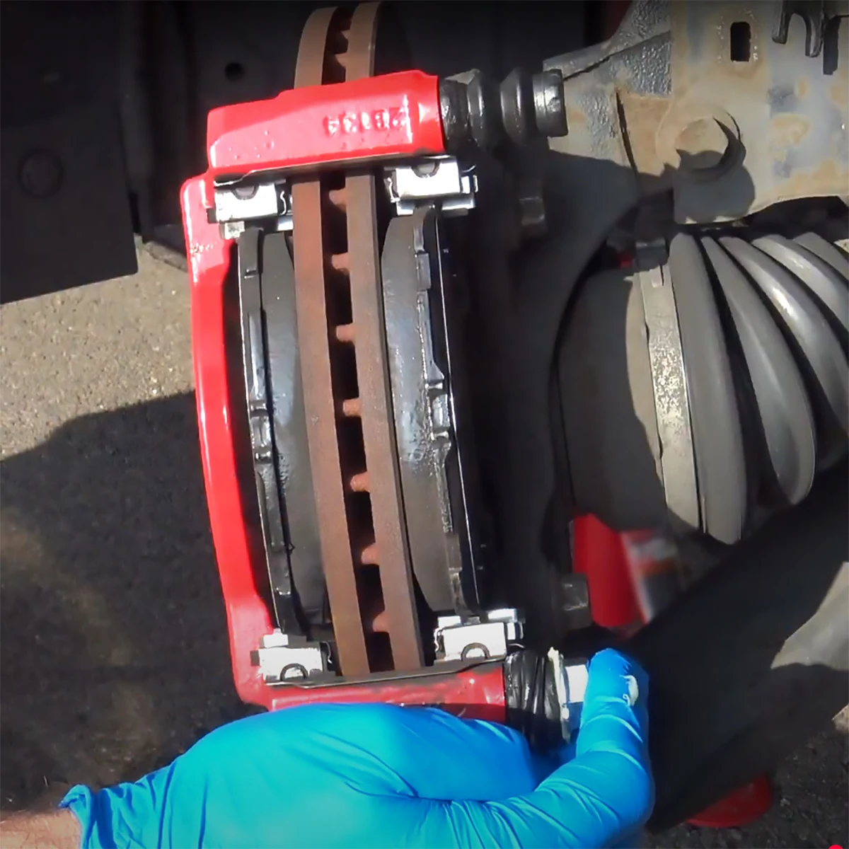 For Suzuki Swift 2010- Front B - Gliding Disc Slider recension och pris